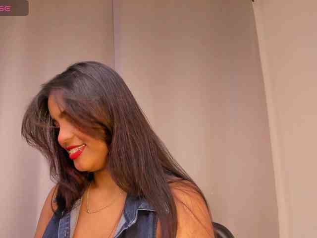 aishaBigass webcam