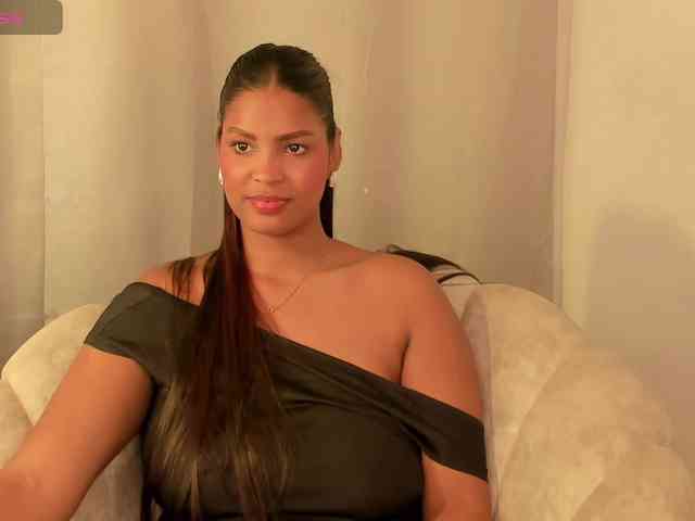 aishaBigass webcam
