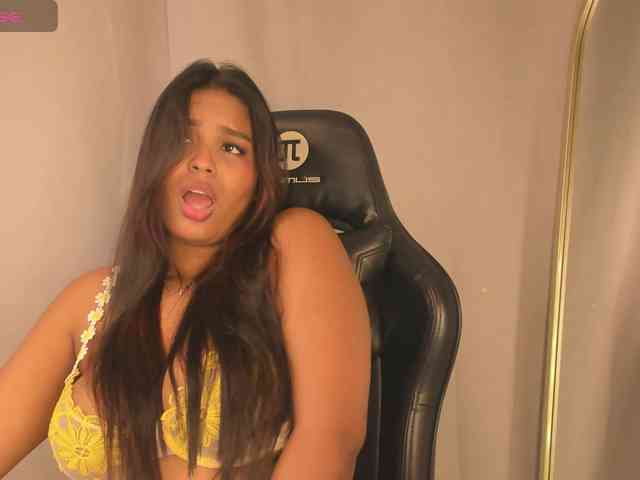 aishaBigass webcam