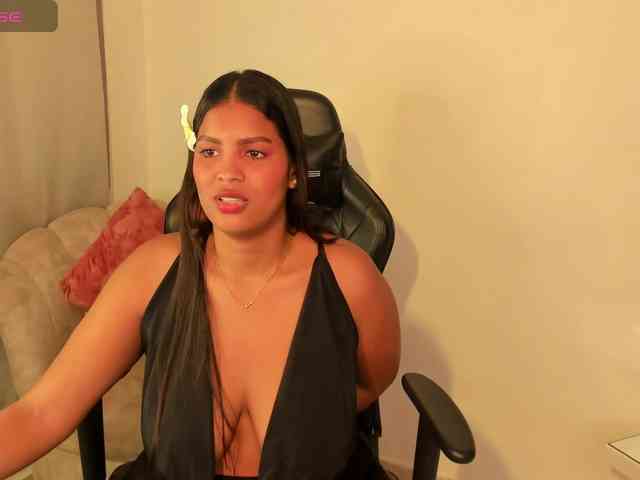 aishaBigass webcam