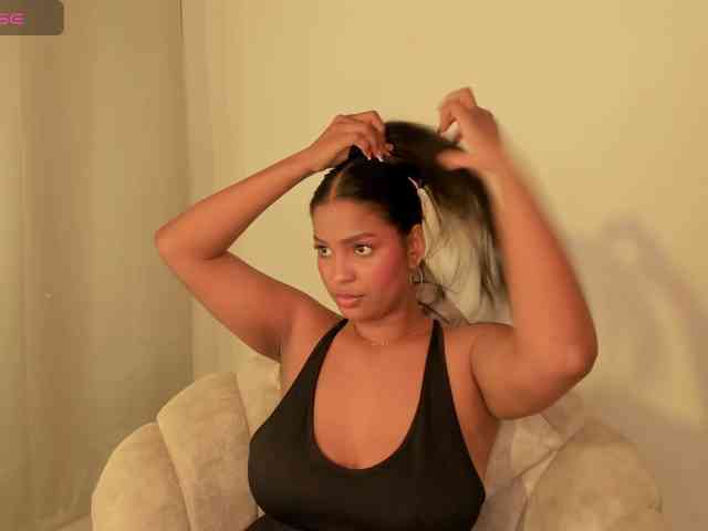 aishaBigass webcam
