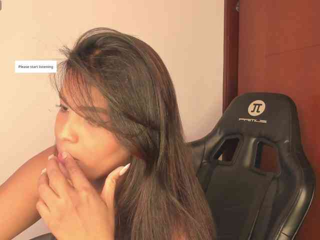 aishaBigass webcam
