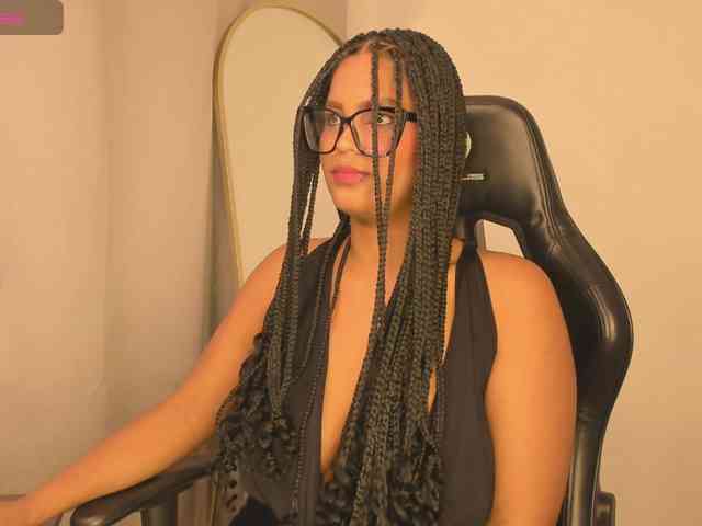 aishaBigass webcam