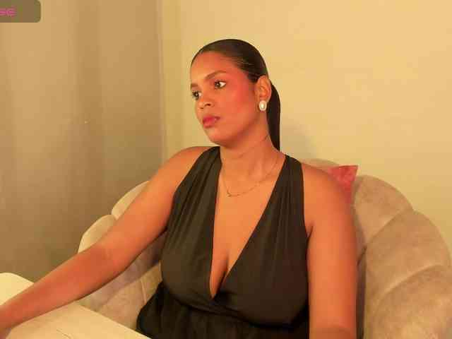 aishaBigass webcam