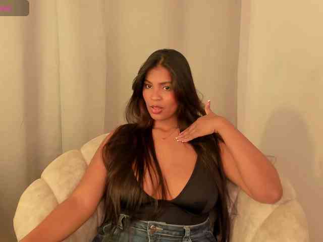 aishaBigass webcam