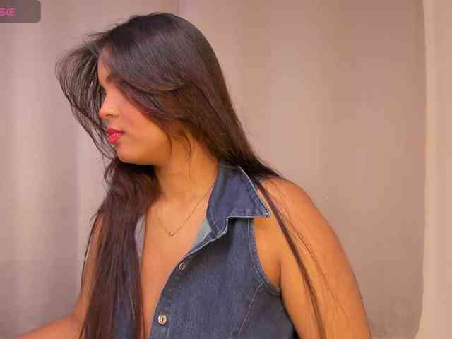 aishaBigass webcam
