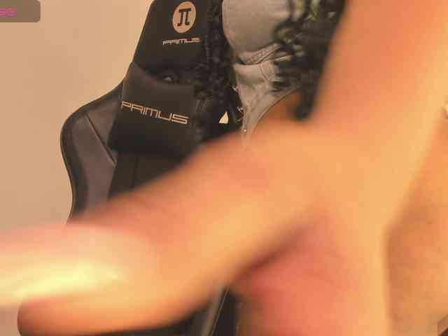 aishaBigass webcam