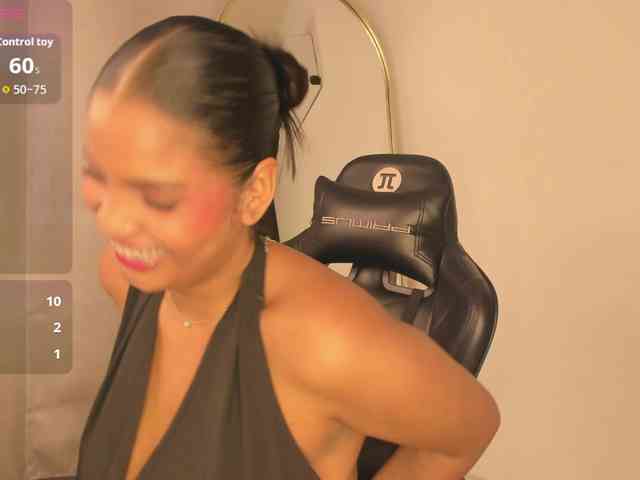 aishaBigass webcam