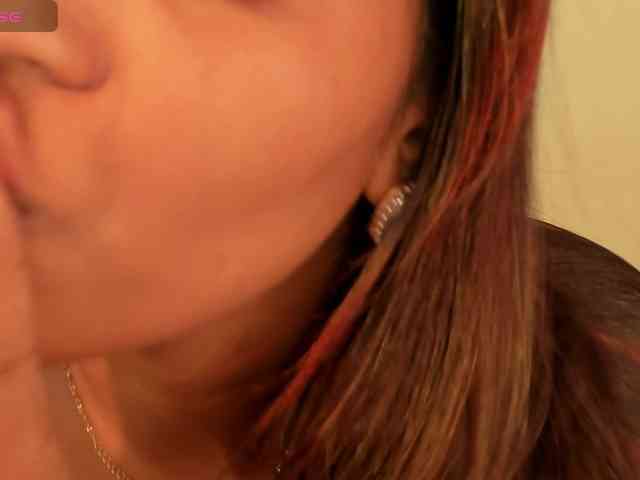 aishaBigass webcam