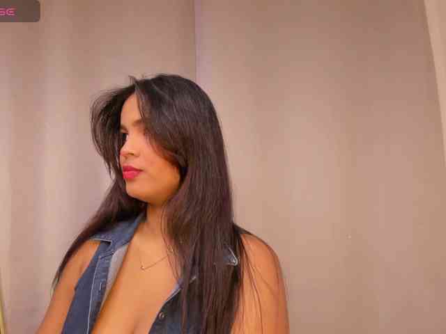 aishaBigass webcam