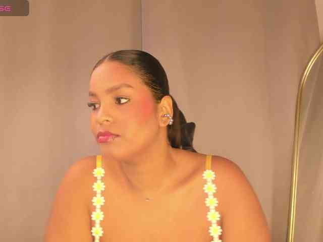 aishaBigass webcam