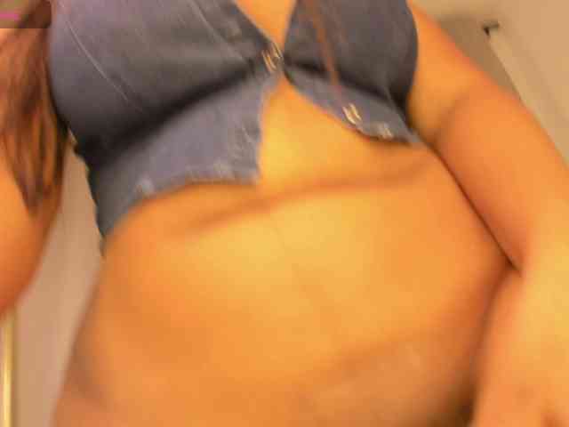 aishaBigass webcam