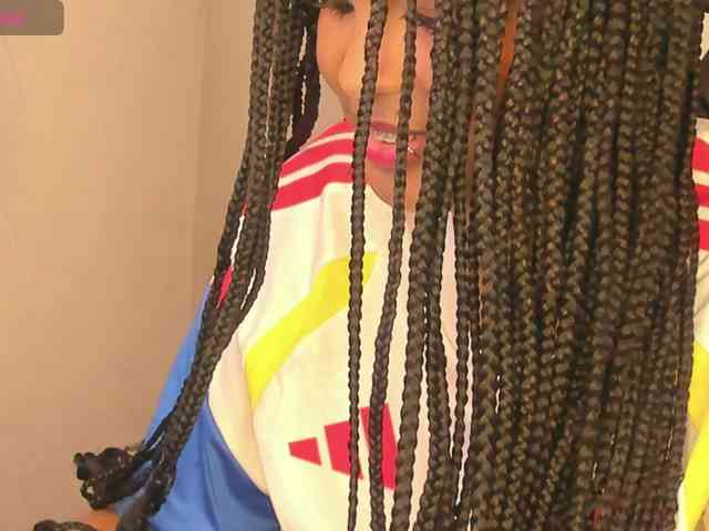 aishaBigass webcam