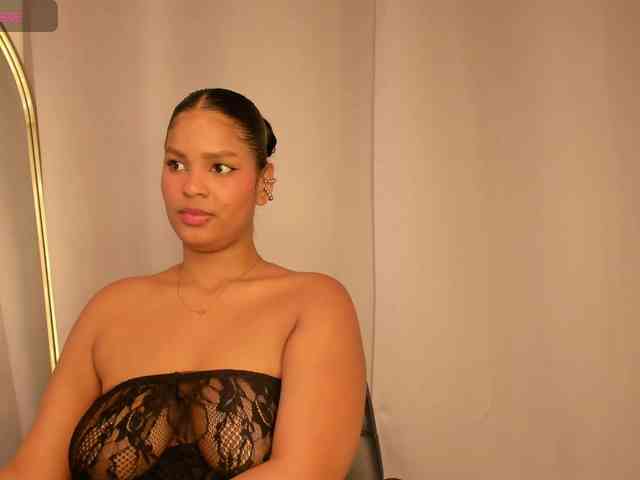 aishaBigass webcam