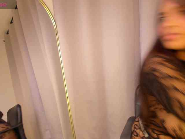 aishaBigass webcam