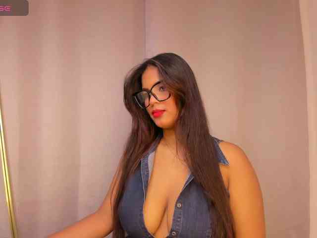 aishaBigass webcam