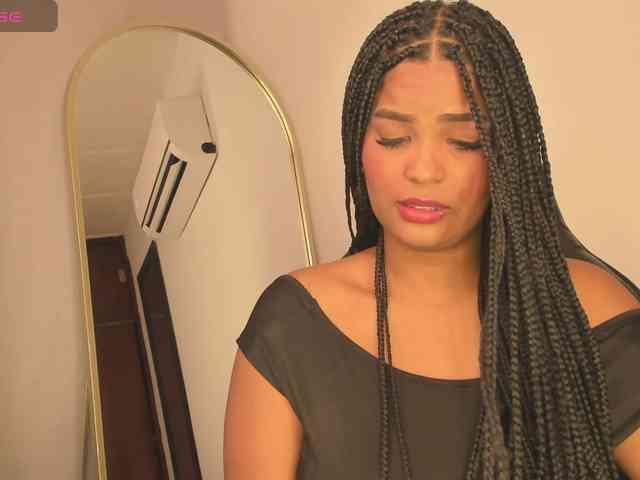 aishaBigass webcam
