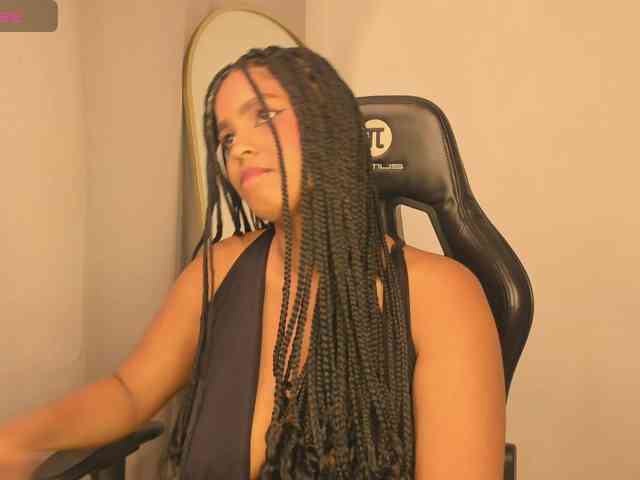 aishaBigass webcam