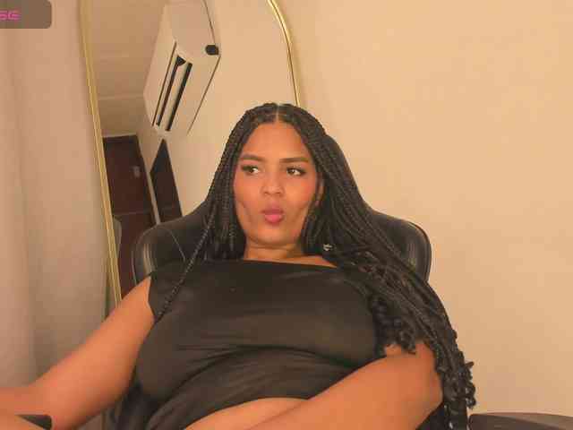 aishaBigass webcam