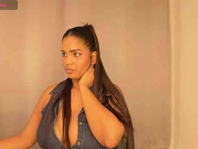 aishaBigass webcam