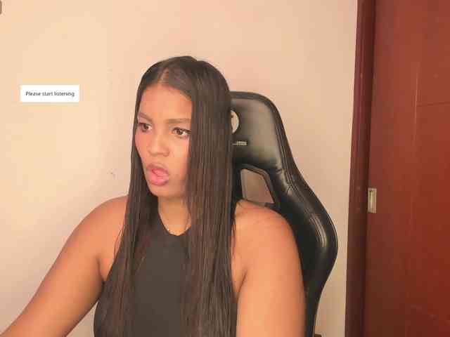 aishaBigass webcam