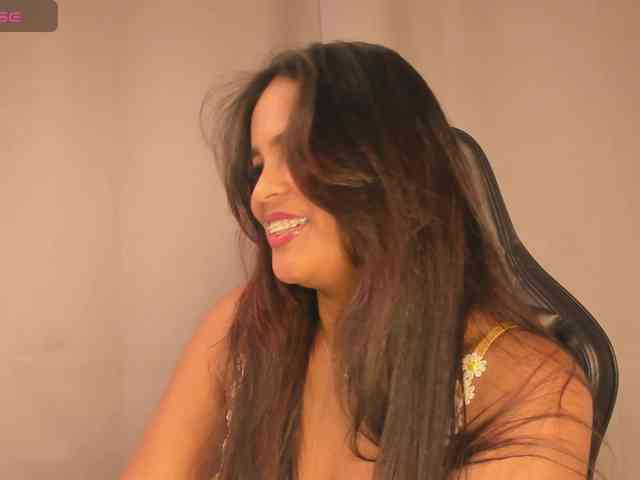 aishaBigass webcam