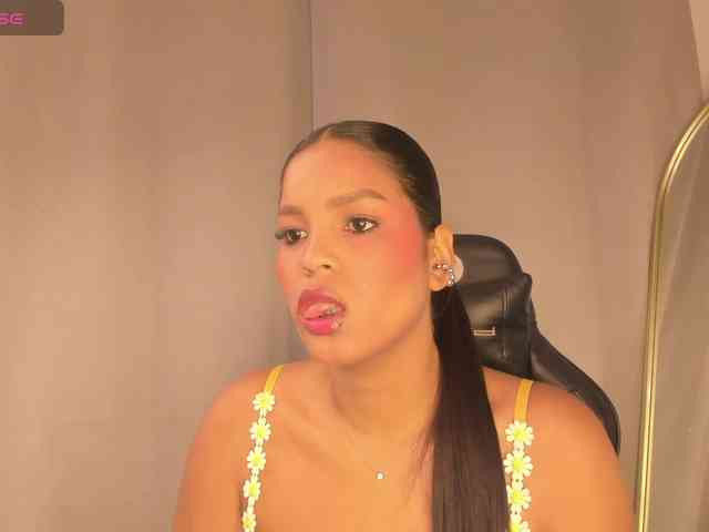 aishaBigass webcam