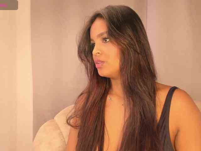 aishaBigass webcam