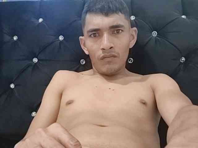 Andreshot20 Live Webcam on BongaCams