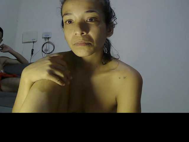 le modèle BurningHell est en webcam porno dans un show sur le site bongacams, il possède les tags suivants: Latino/Hispanic,Brunette,Shaved