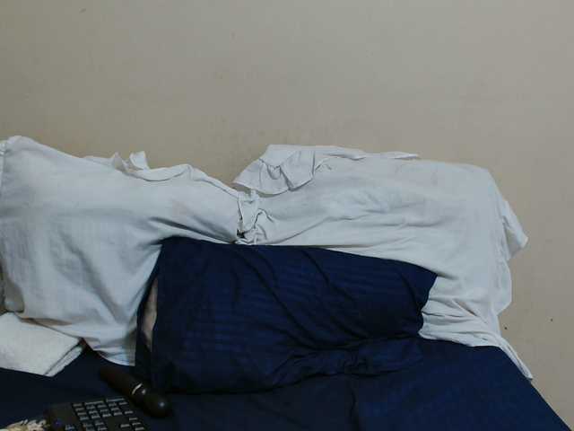 GoldenRush01 live cam on BongaCams