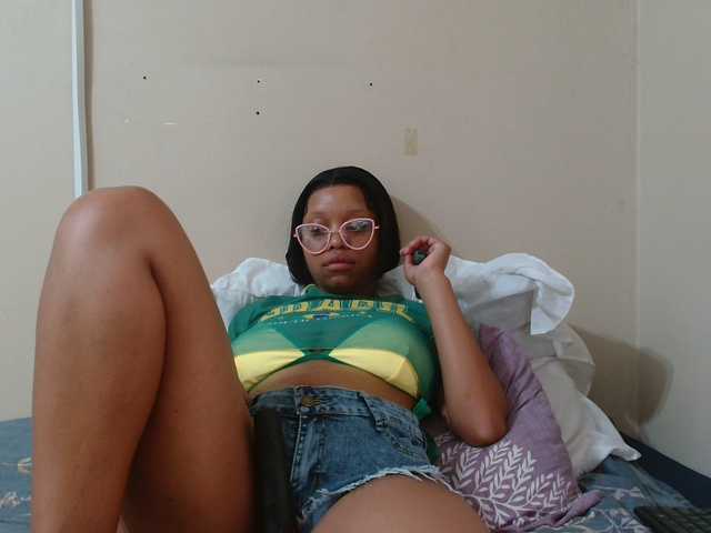 GoldenRush01's BongaCams show and profile