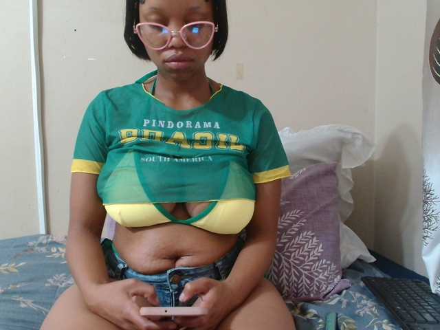 GoldenRush01's BongaCams show and profile