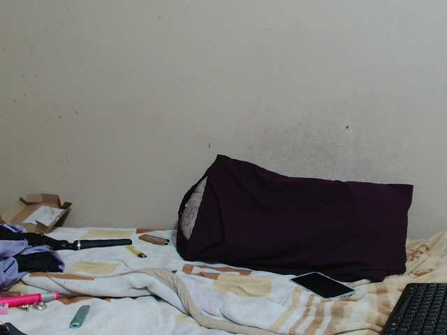 GoldenRush01 live cam on BongaCams