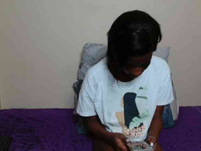 AfricanMelanin webcam