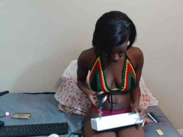 AfricanMelanin webcam