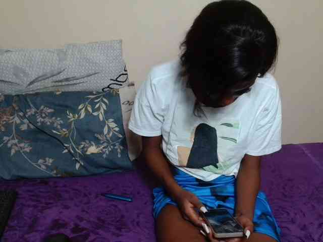 AfricanMelanin webcam