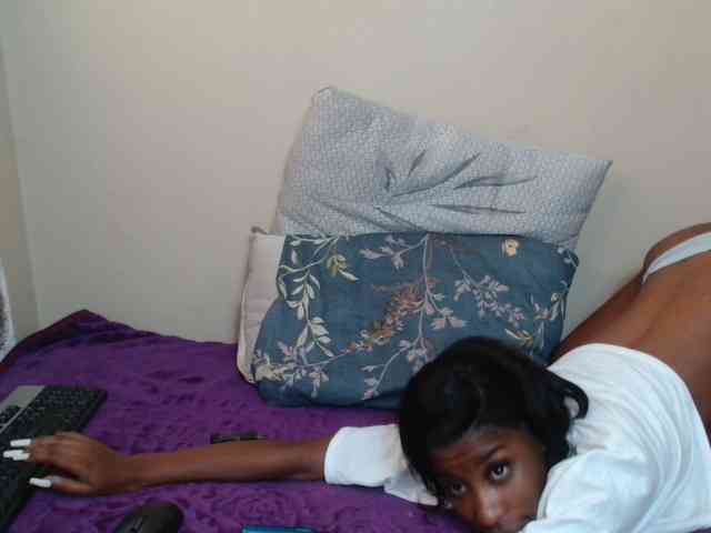 AfricanMelanin webcam