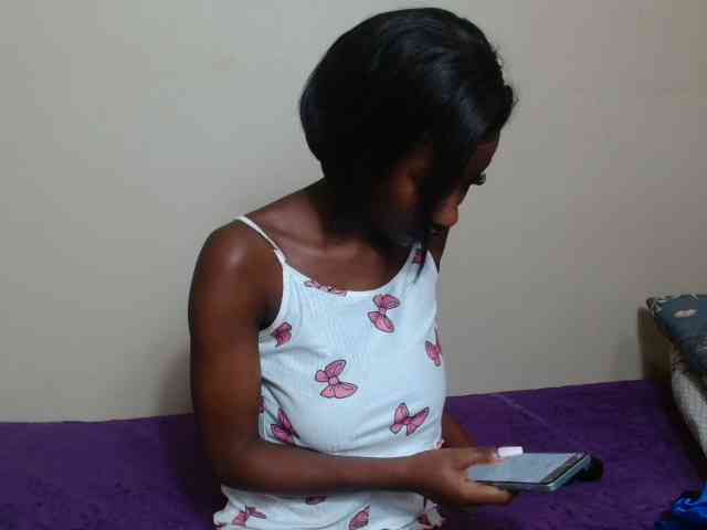 AfricanMelanin webcam