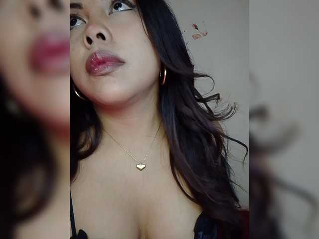Doudou261 live webcam show