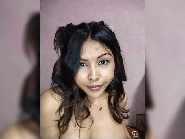 Doudou261 — live female cam