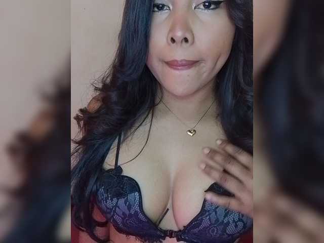 Doudou261 live cam on BongaCams