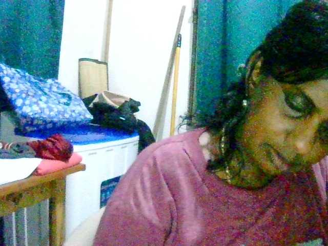 Anshia Live Cam on BongaCams