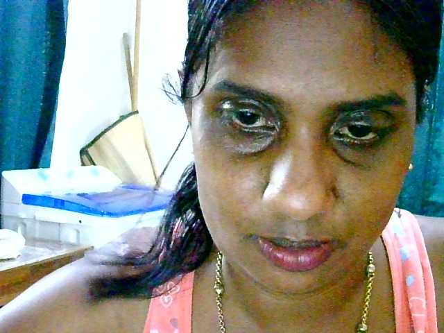 Anshia live cam on BongaCams