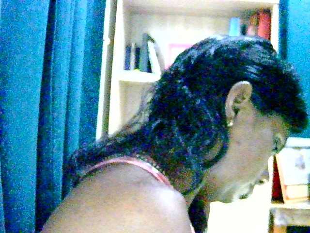 Anshia live webcam show