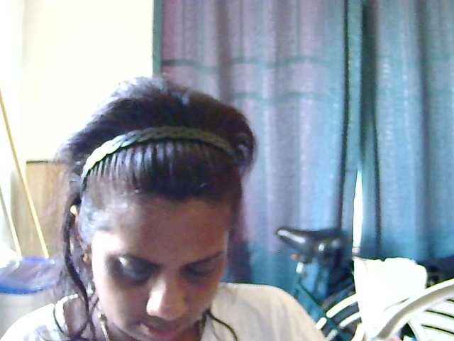 anshia cam belle