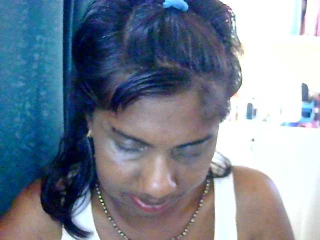 Anshia live webcam show