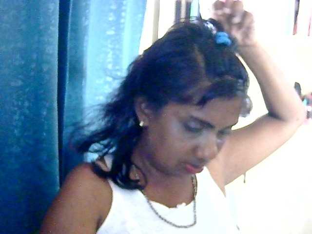 Anshia live webcam show