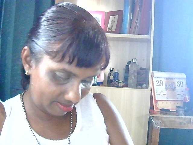 Anshia live webcam show