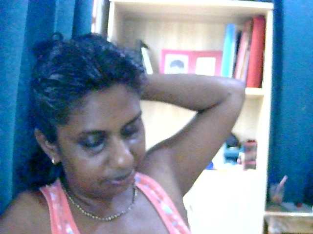 Anshia live cam on BongaCams